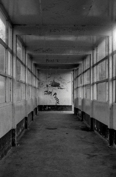 concrete bus shelter, graffitee, Boulevard, Blackburn