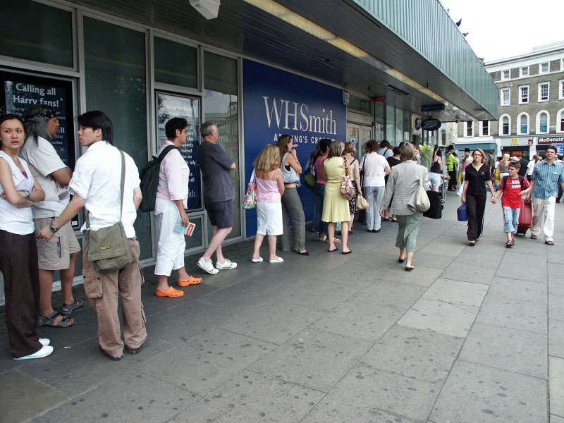 London - A City and its People - Terrorist Bombings, Kings Cross, 2 Minutes Silence July 2005 - A photographic study by Christopher John Ball - Photographer and Writer