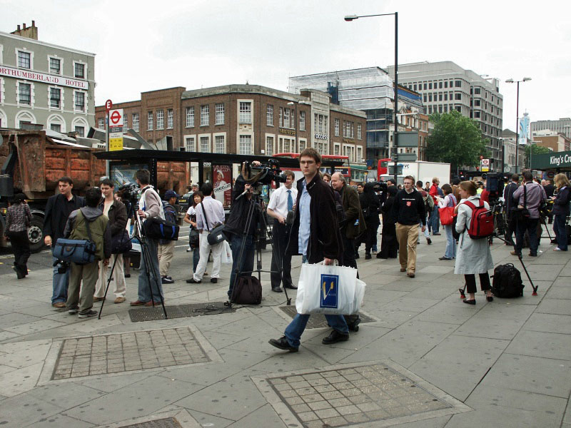 London - A City and its People - Terrorist Bombings, Kings Cross, 9th July 2005 - A photographic study by Christopher John Ball - Photographer and Writer