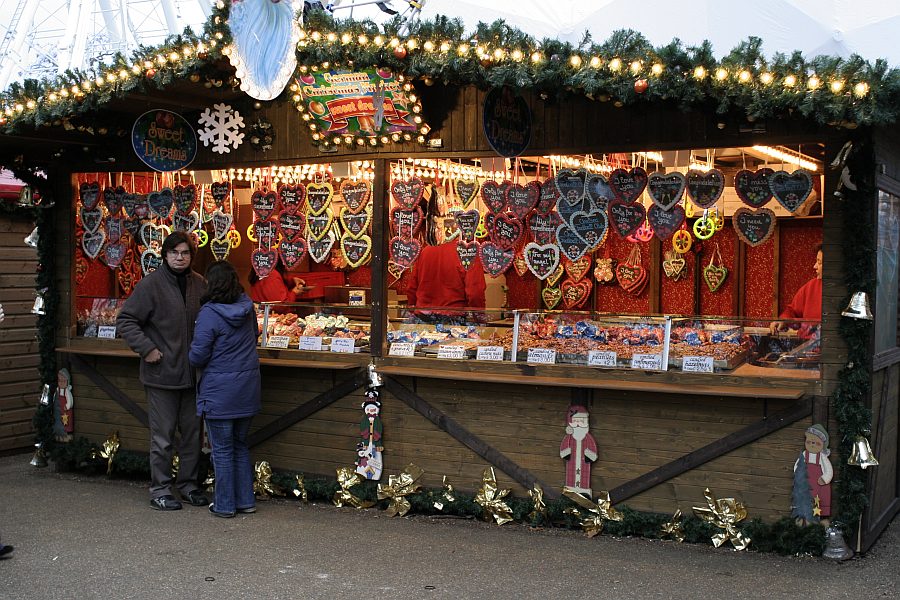 London - A City and its People - Hyde Park - 'Winter Wonderland' 2007/08 - A photographic study by Christopher John Ball - Photographer and Writer