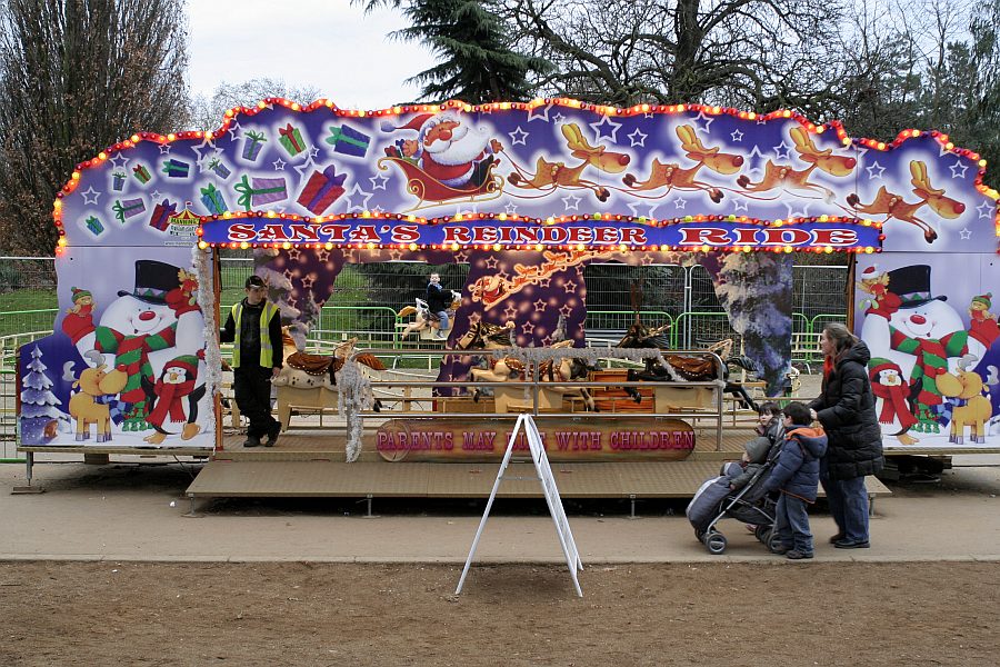 London - A City and its People - Hyde Park - 'Winter Wonderland' 2007/08 - A photographic study by Christopher John Ball - Photographer and Writer