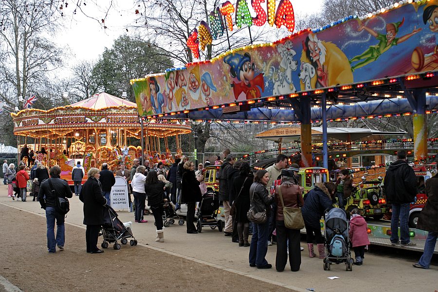 London - A City and its People - Hyde Park - 'Winter Wonderland' 2007/08 - A photographic study by Christopher John Ball - Photographer and Writer