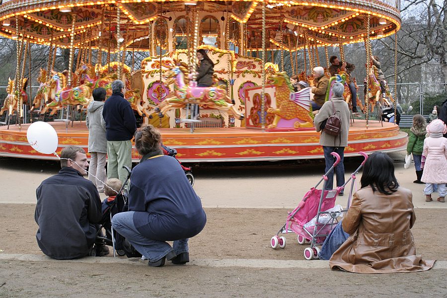 London - A City and its People - Hyde Park - 'Winter Wonderland' 2007/08 - A photographic study by Christopher John Ball - Photographer and Writer