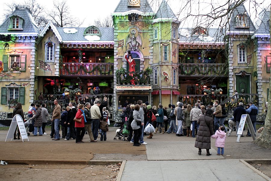 London - A City and its People - Hyde Park - 'Winter Wonderland' 2007/08 - A photographic study by Christopher John Ball - Photographer and Writer