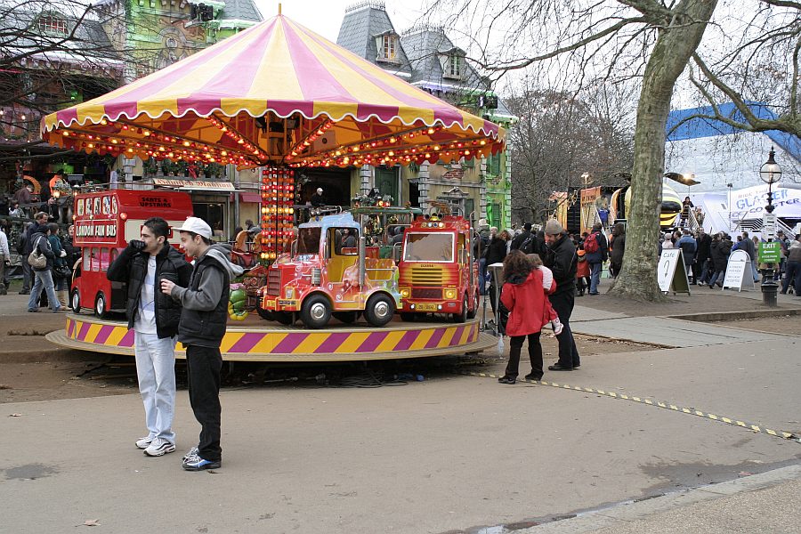 London - A City and its People - Hyde Park - 'Winter Wonderland' 2007/08 - A photographic study by Christopher John Ball - Photographer and Writer