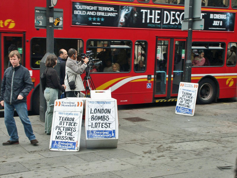 London - A City and its People - Terrorist Bombings, Kings Cross, 8th July 2005 - Terrorist Bombings, Kings Cross, 7th July 2005 - A photographic study by Christopher John Ball - Photographer and Writer