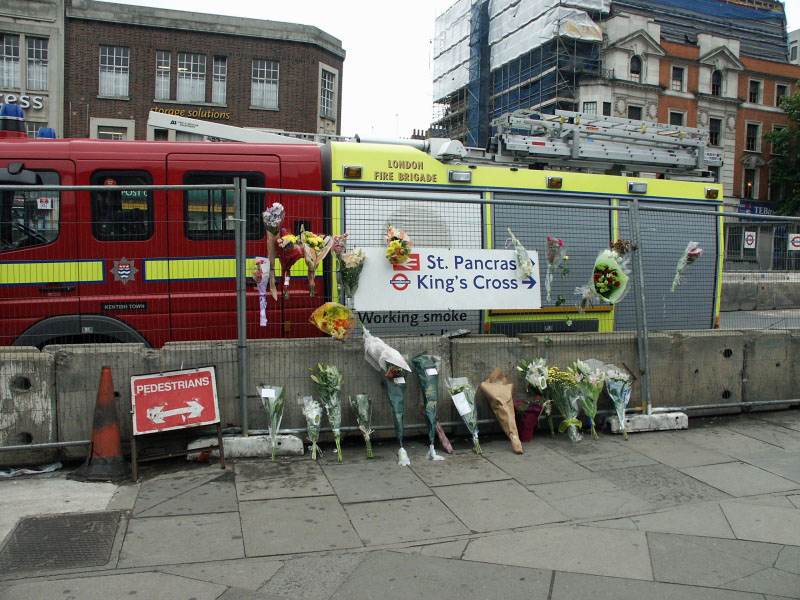 London - A City and its People - Terrorist Bombings, Kings Cross, 8th July 2005 - Terrorist Bombings, Kings Cross, 7th July 2005 - A photographic study by Christopher John Ball - Photographer and Writer